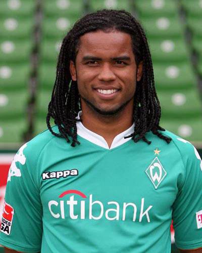 卡洛斯·阿尔贝托（1984年生巴西足球前锋）