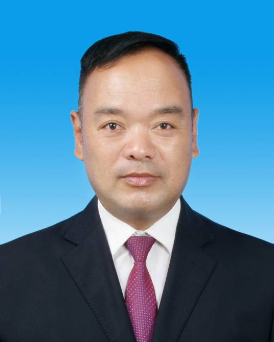 吴奇伟（河南省开封市龙亭区委常委、区委办公室主任）