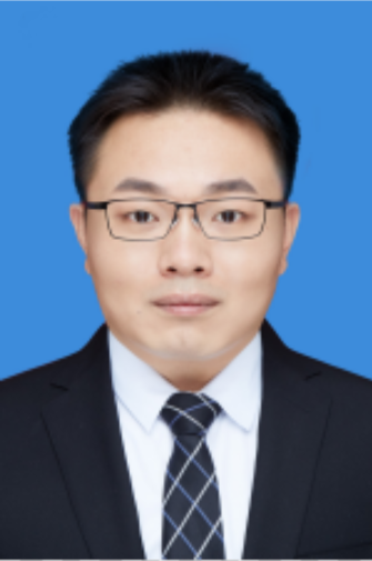 万一（德阳市经济合作局党组书记、局长）