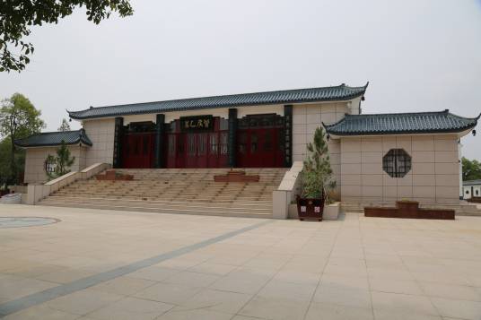 曾侯乙墓（战国早期曾国国君乙的墓葬）