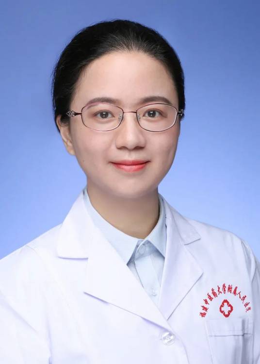 叶玲（中共二十大代表，福建中医药大学附属人民医院内科二党支部副书记、呼吸科副主任）