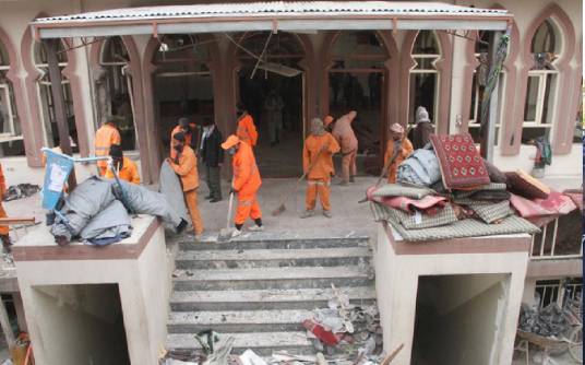 11·21阿富汗清真寺自杀式爆炸事件