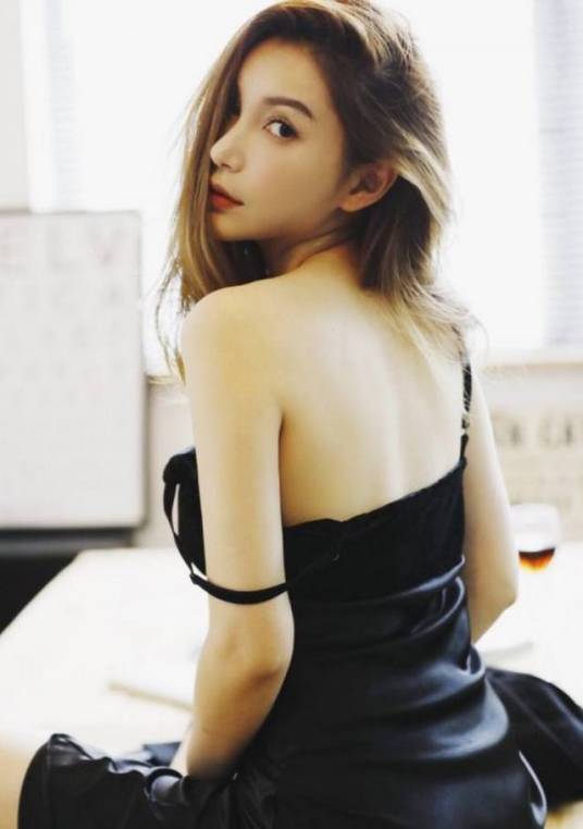 李雨桐（网店模特）