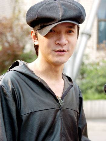 殷浩（中国内地男歌手）