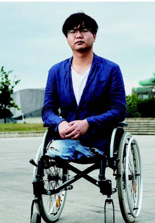 郑海洋（汶川大地震“夹缝男孩”）