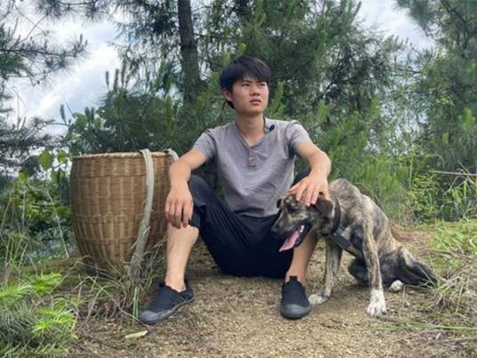 周周（乡村短视频博主）