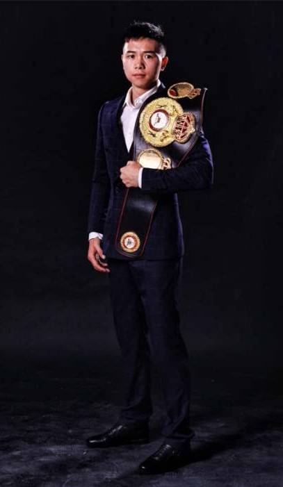 徐灿（WBA羽量级世界拳王）