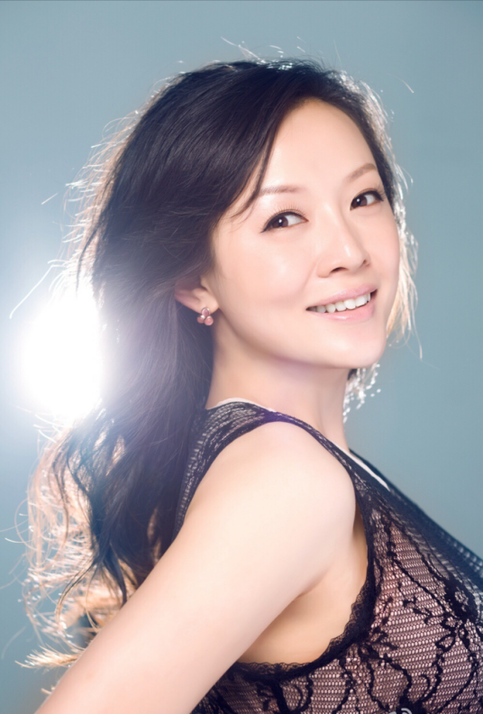 朱妍（中国内地女歌手、原北空政治部文工团特招独唱演员）