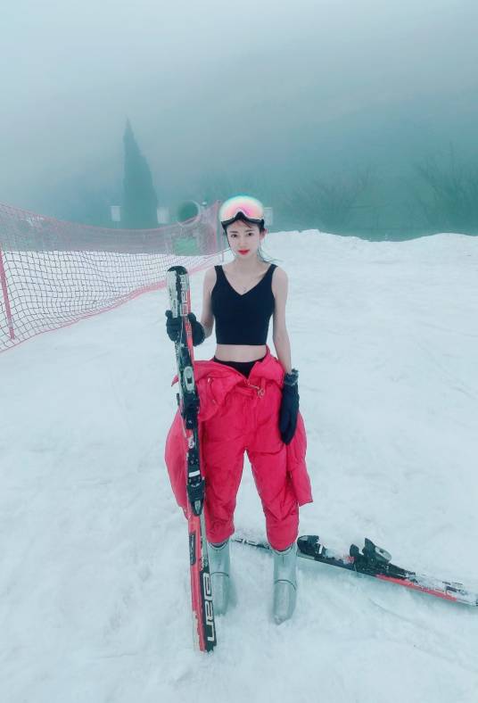 何想（网络红人）