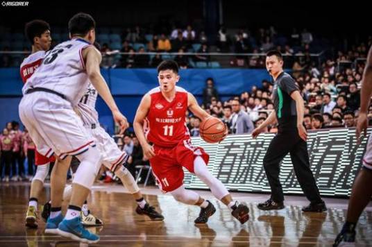 张子涵（中国篮球运动员）