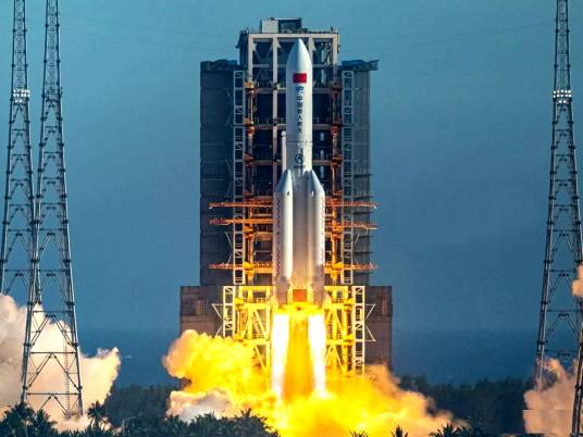 长征五号（21世纪10年代中国研制的大型液体捆绑运载火箭）
