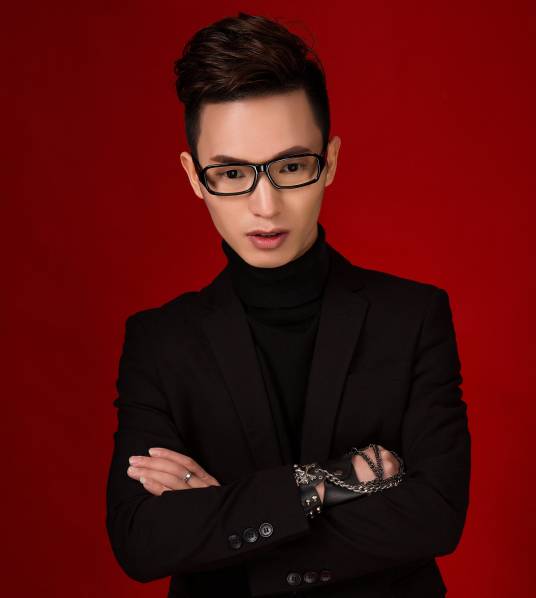 戴佳毅（中国内地男歌手、词曲创作人、音乐制作人）