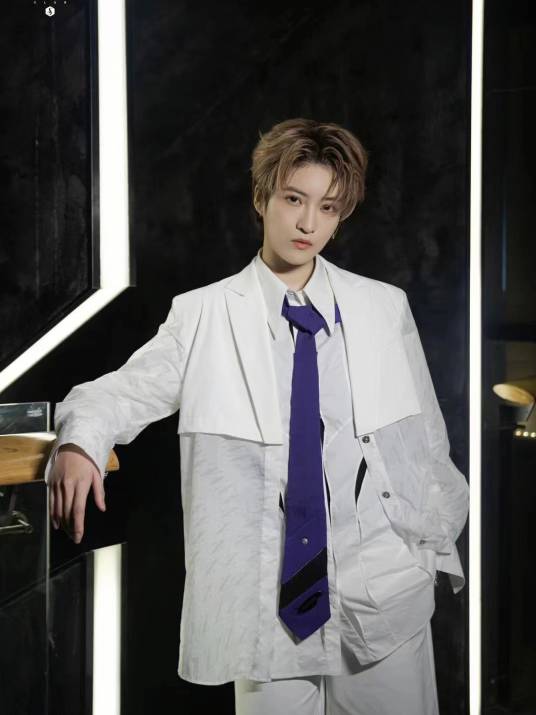 林凡（中国内地流行乐女歌手、女子演唱团体Fanxy Red成员、日出俱乐部成员）