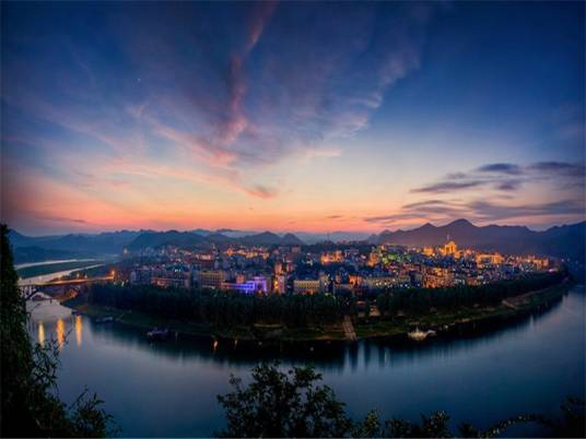 泸溪县（湖南省湘西土家族苗族自治州下辖县）