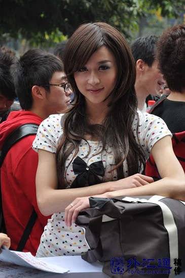 童童（成都反串演员）