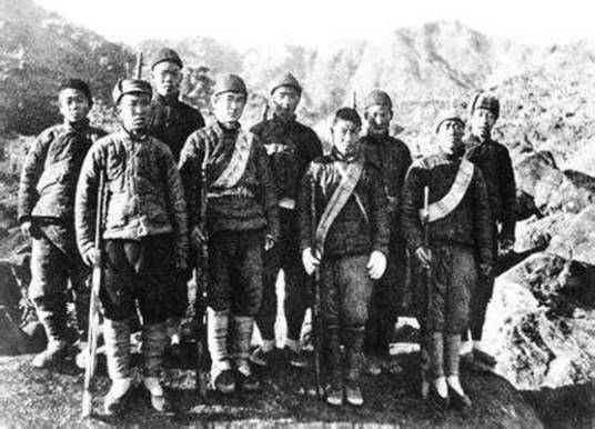 游击队（非正规的武装组织）