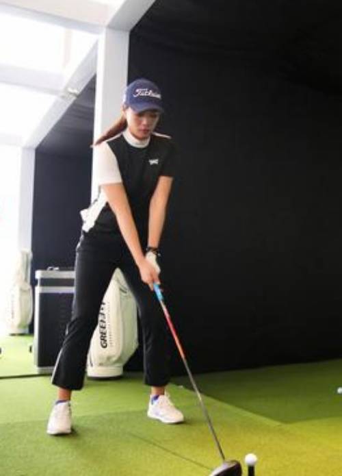 闫盼盼（中国高尔夫球运动员）