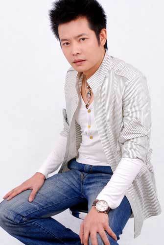 万阳（中国男歌手）