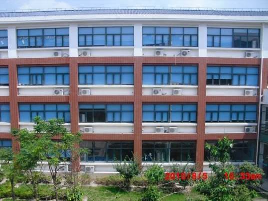 上海外国语大学西外外国语学校