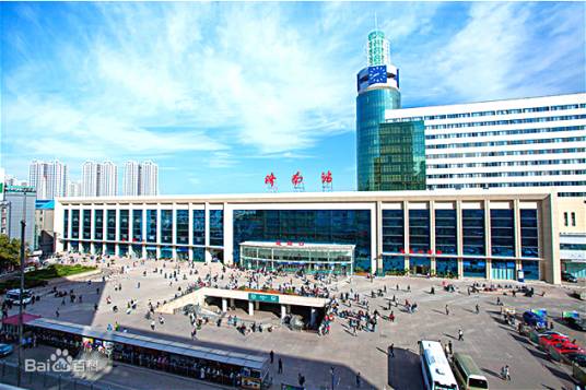济南站（中国山东省济南市境内铁路车站）
