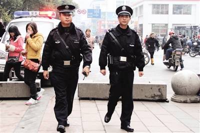 巡逻民警