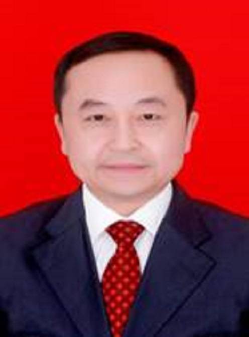 吴圣明（四川省巴中市巴州区平梁乡党委书记）