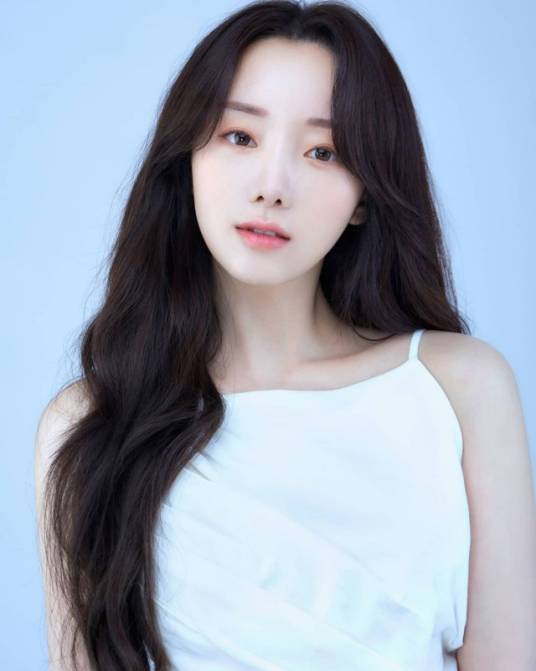 金智妍（韩国女歌手）