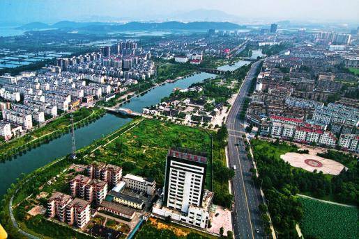 梅龙（安徽省池州市贵池区梅龙街道）