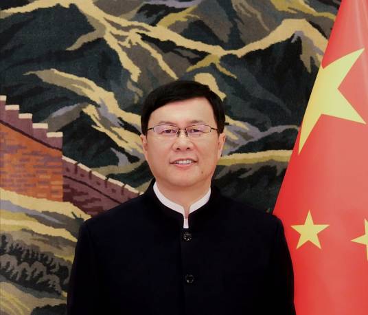 周鼎（中华人民共和国驻津巴布韦共和国特命全权大使）