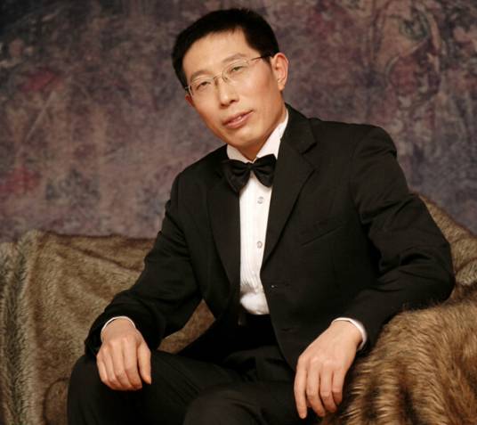 张先华（绵阳师范学院文学与对外汉语学院教授）