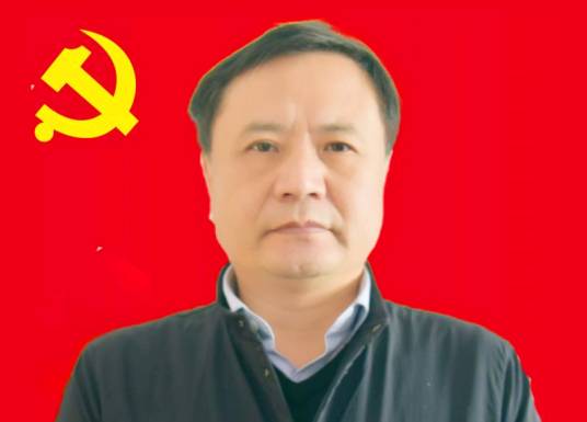 胡新文（现任赤壁市人大常委会党组成员、副主任）