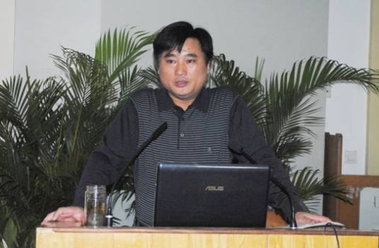 叶芃（武汉工程大学正校级干部）