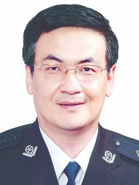 李江平（公安部交通管理局党委书记、局长）