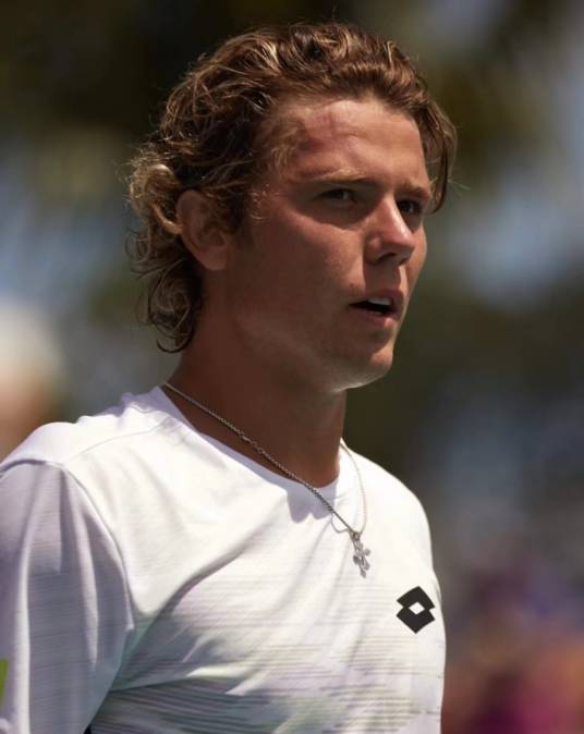 亚历山大·科瓦切维奇（1998年出生的美国网球运动员）