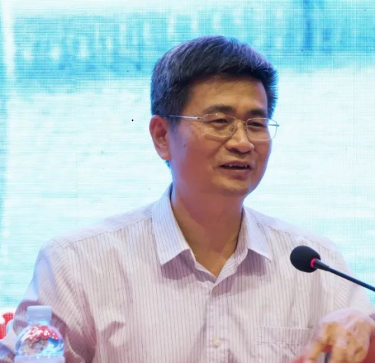 黄一宁（中国铁路南宁局集团有限公司总工程师）