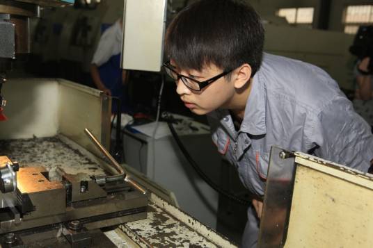 赵舜（北京市工业技师学院）