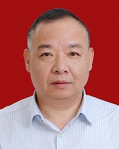 胡和平（湖北省政协第十三届湖北省委员会人口资源环境委员会原副主任）