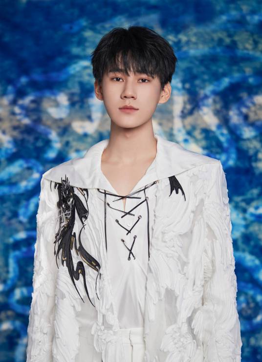 张真源（中国内地男歌手、演员）