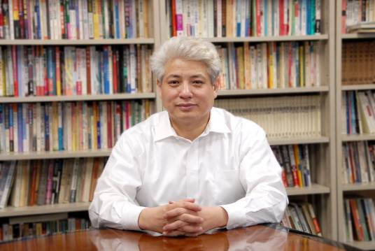 蒋丰（旅日社评作家）