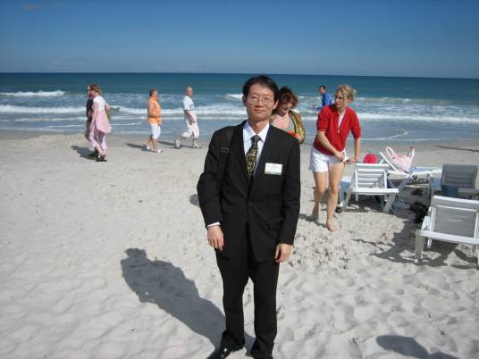 章辉（西南医科大学人文与管理学院副教授）