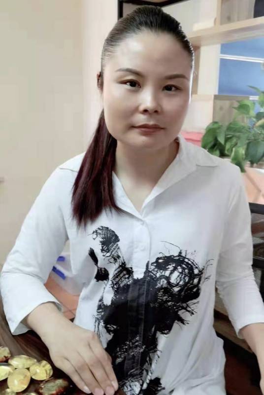 张国丽（琥珀雕刻师）