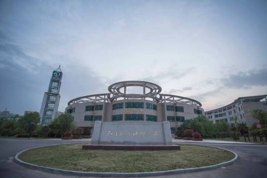 安徽省淮北市天一中学