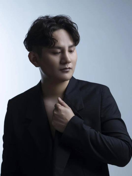 卫海（BLUESTYLE创始人 ARTCORNER创始人）