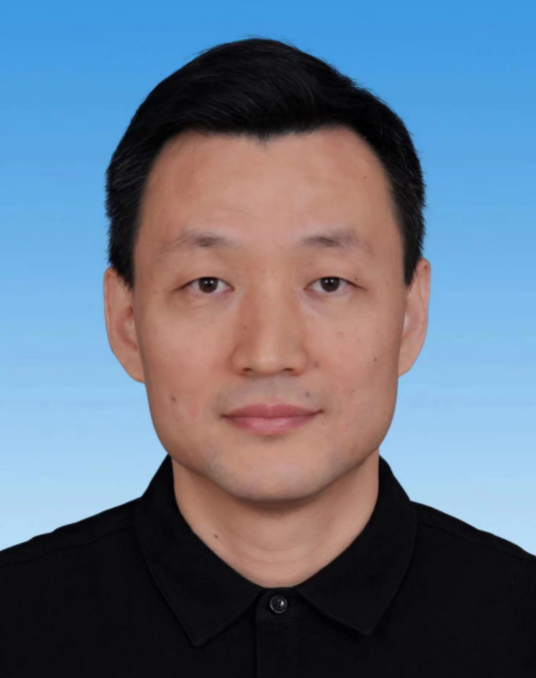 马占东（新疆生产建设兵团第九师党委常委、副师长）