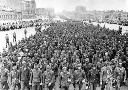 翠堤春晓（1944年德军战俘游街示众行动）