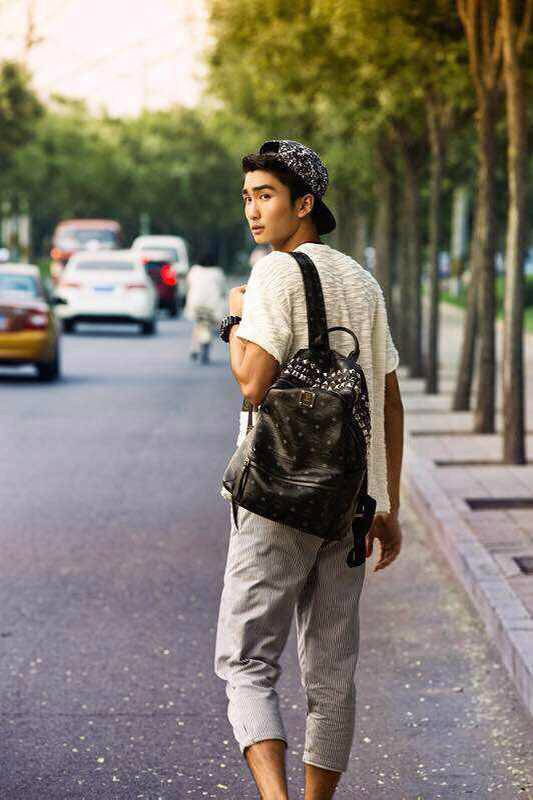 关于青春（张阳阳演唱歌曲）