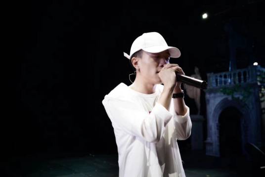 蒋鑫（开心麻花签约演员）