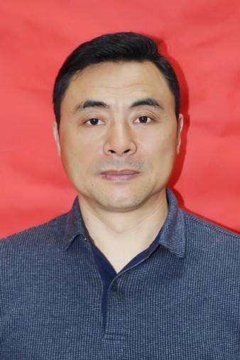 尹立新（安徽省阜阳市委教育工委委员、职业与成人教育发展中心主任）