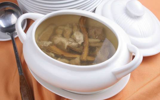 五指毛桃猪骨汤