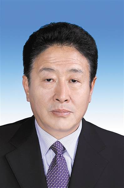 易凡（四川省乐山市政协主席）